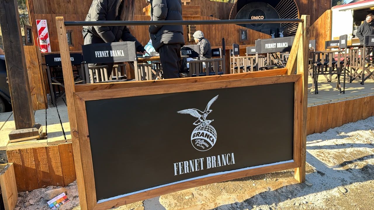 Fernet Branca · Escorihuela Gascón · Spirit Blu — Cartelar, foto 18
